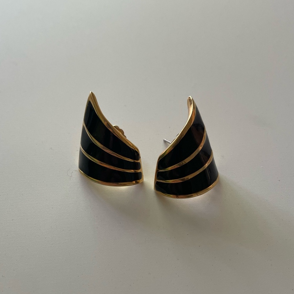 Vintage Black and Gold Retro Earrings